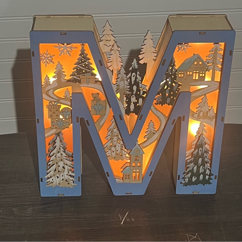 Anthropologie Wonderland Scene Monogram M Lighted Wooden Decor